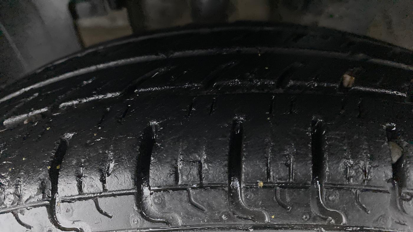 2016 Renault Kwid RXT, Petrol, Manual, 25,768 km, Left Front Tyre Tread