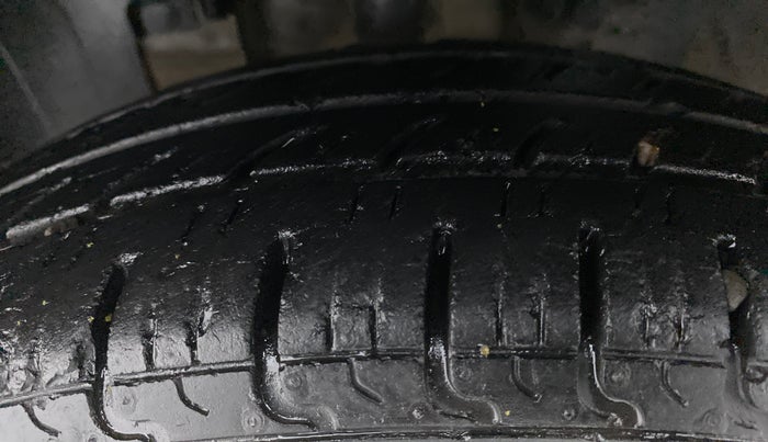 2016 Renault Kwid RXT, Petrol, Manual, 25,768 km, Left Front Tyre Tread