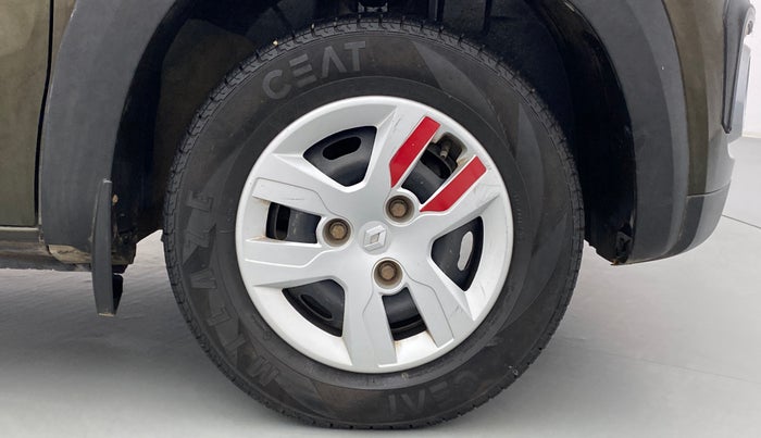 2016 Renault Kwid RXT, Petrol, Manual, 25,768 km, Right Front Wheel