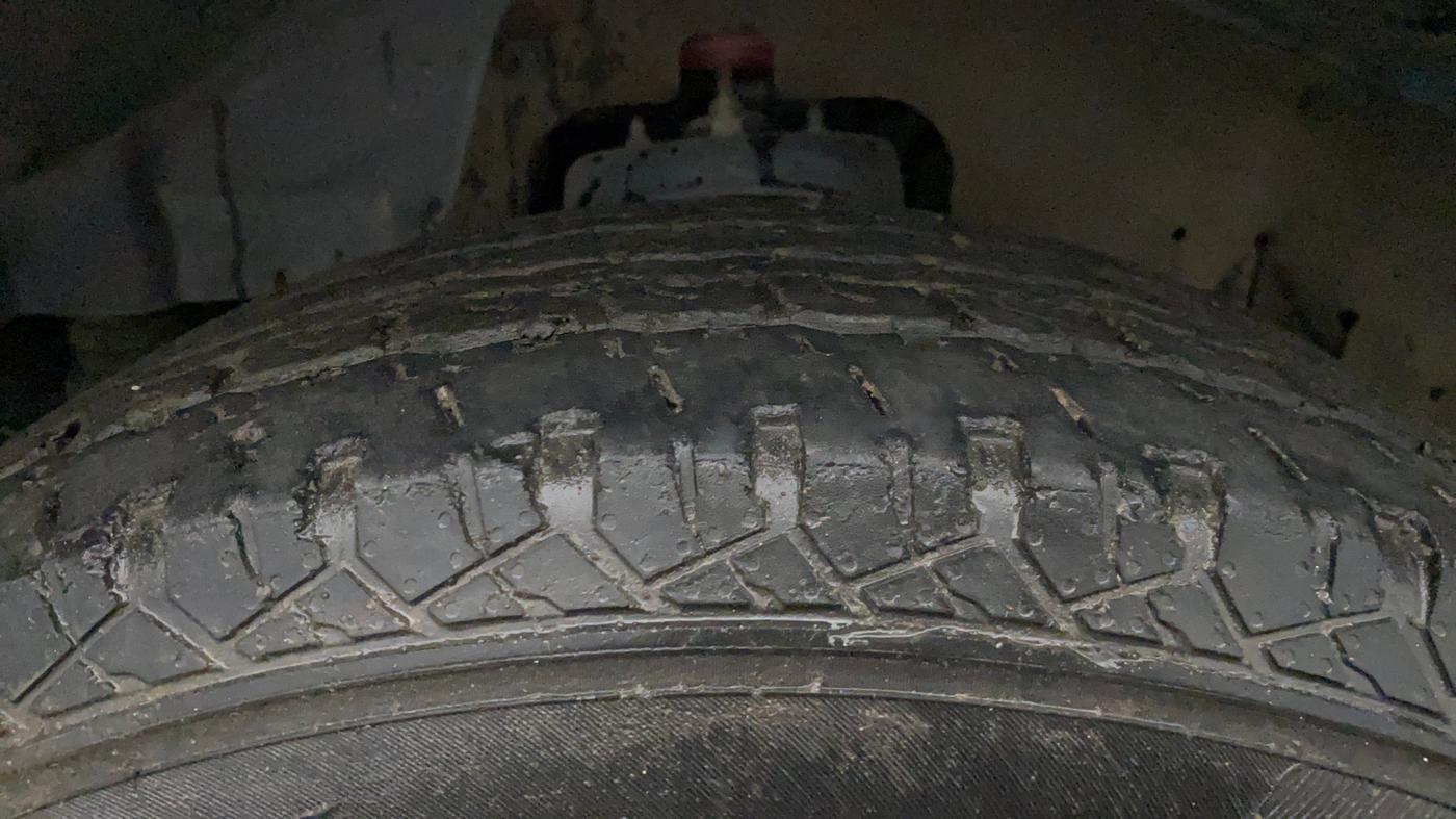 2021 Mahindra Thar LX  P 4WD AT CONVERTIBLE, Petrol, Automatic, 44,163 km, Left Front Tyre Tread