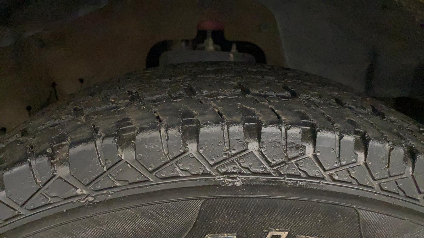2021 Mahindra Thar LX  P 4WD AT CONVERTIBLE, Petrol, Automatic, 44,163 km, Right Front Tyre Tread