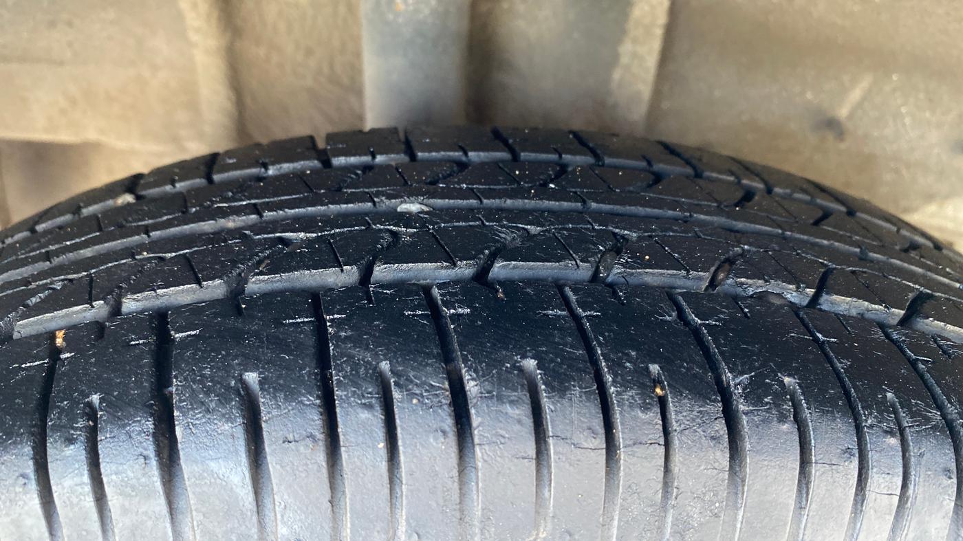 2017 Tata Tiago XE PETROL, Petrol, Manual, 21,511 km, Right Rear Tyre Tread