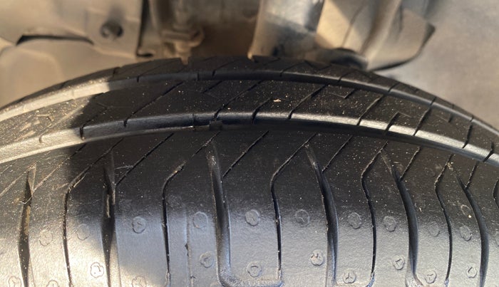 2017 Tata Tiago XE PETROL, Petrol, Manual, 21,555 km, Left Front Tyre Tread