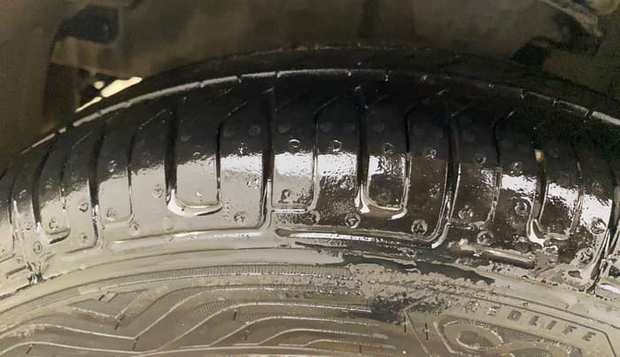 2014 Hyundai i10 MAGNA 1.1, Petrol, Manual, 24,676 km, Left Front Tyre Tread