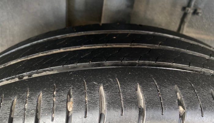 2023 Tata ALTROZ XTA, Petrol, Automatic, 20,449 km, Right Rear Tyre Tread