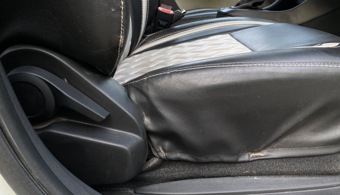 2023 Tata ALTROZ XTA, Petrol, Automatic, 20,449 km, Driver Side Adjustment Panel