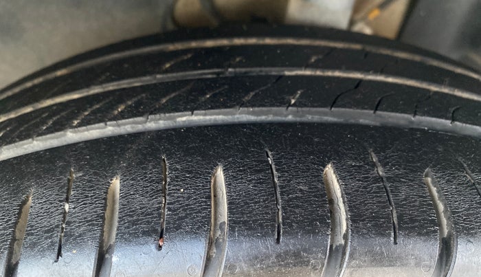 2023 Tata ALTROZ XTA, Petrol, Automatic, 20,449 km, Left Front Tyre Tread