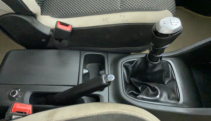 2020 Renault TRIBER 1.0 RXZ, Petrol, Manual, 43,855 km, Gear Lever