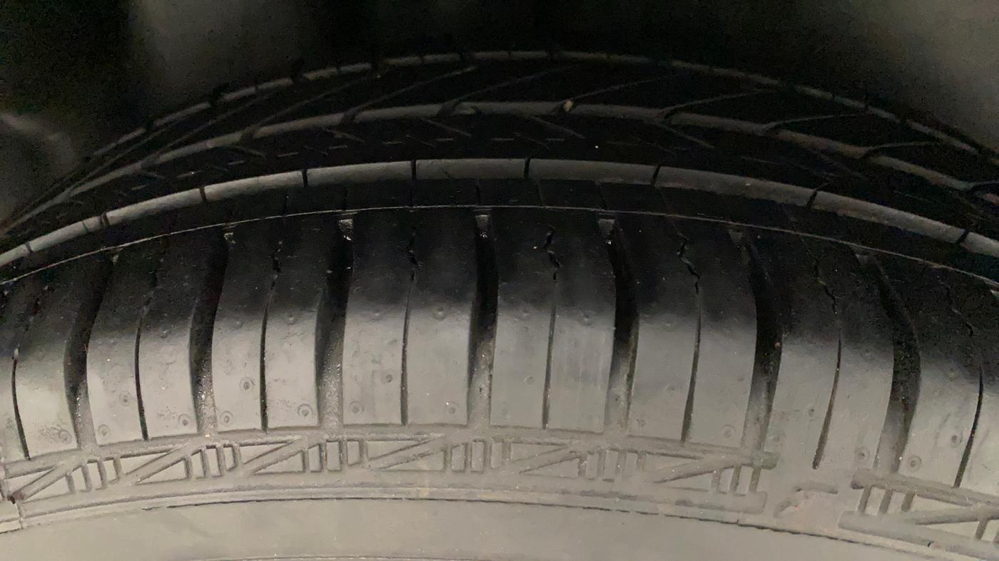2018 Volkswagen Polo TRENDLINE 1.0L, Petrol, Manual, 25,316 km, Right Rear Tyre Tread