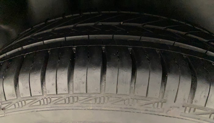 2018 Volkswagen Polo TRENDLINE 1.0L, Petrol, Manual, 25,316 km, Right Rear Tyre Tread