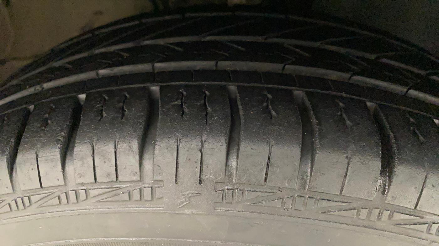 2018 Volkswagen Polo TRENDLINE 1.0L, Petrol, Manual, 25,316 km, Right Front Tyre Tread