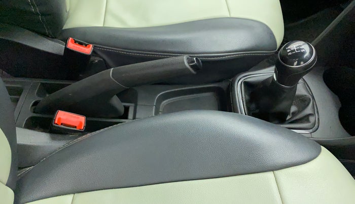2018 Volkswagen Polo TRENDLINE 1.0L, Petrol, Manual, 25,316 km, Gear Lever