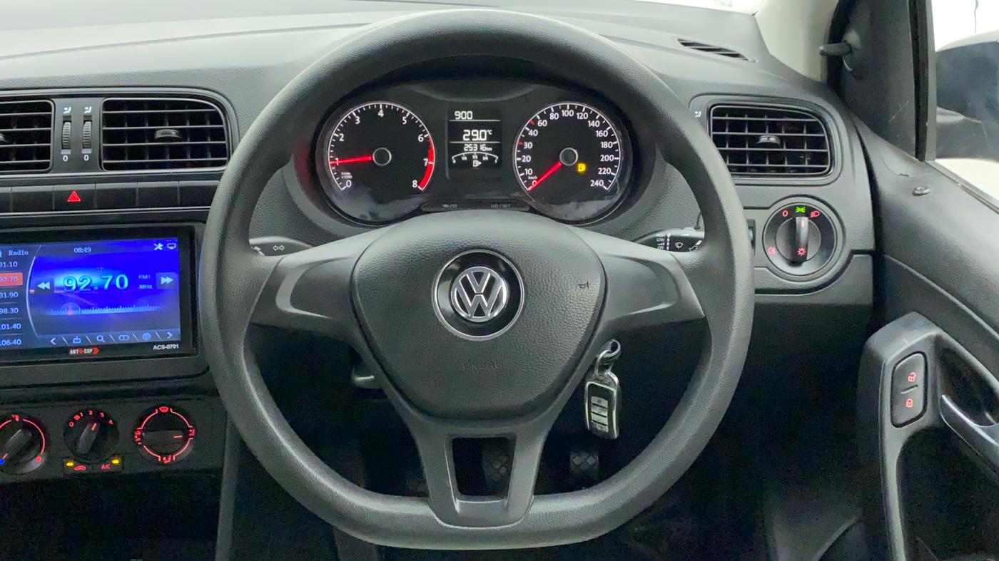 2018 Volkswagen Polo TRENDLINE 1.0L, Petrol, Manual, 25,316 km, Steering Wheel Close Up