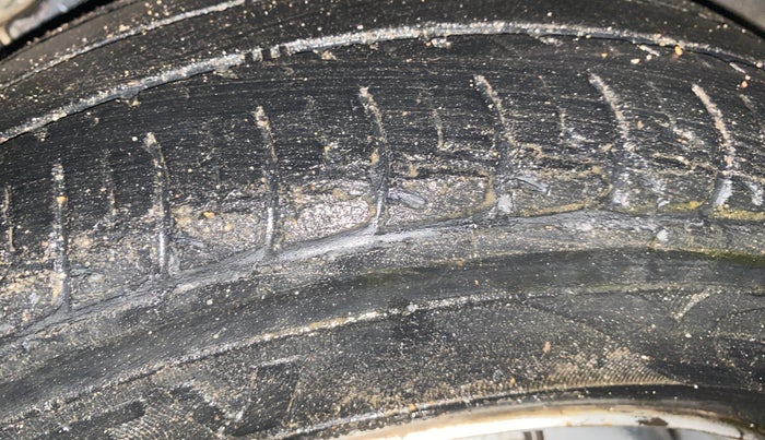 2017 Honda Brio E MT, Petrol, Manual, 63,253 km, Left Rear Tyre Tread