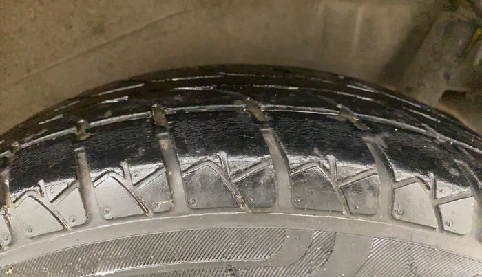 2013 Maruti Wagon R 1.0 LXI CNG, CNG, Manual, 60,259 km, Left Rear Tyre Tread