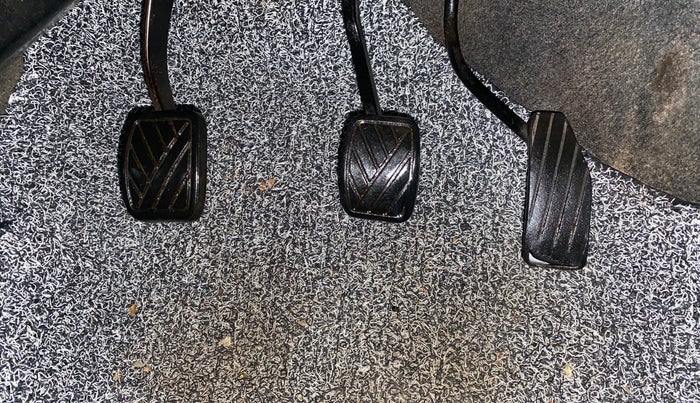 2013 Maruti Wagon R 1.0 LXI CNG, CNG, Manual, 60,259 km, Pedals