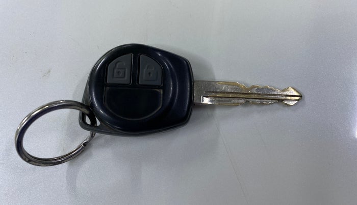 2017 Maruti Swift VXI, Petrol, Manual, 1,15,743 km, Key Close Up