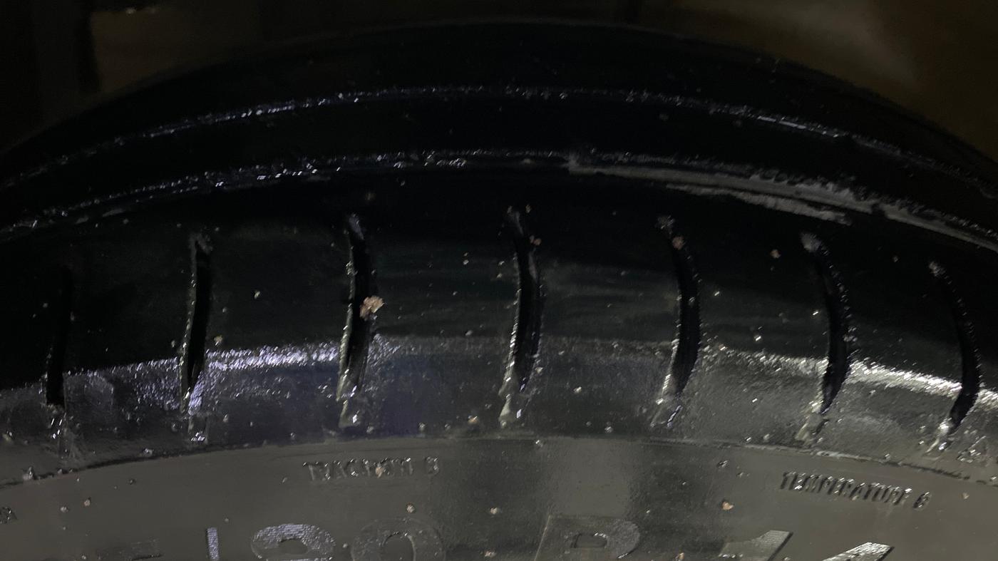 2017 Maruti Swift VXI, Petrol, Manual, 1,15,743 km, Left Front Tyre Tread