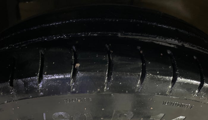 2017 Maruti Swift VXI, Petrol, Manual, 1,15,743 km, Left Front Tyre Tread