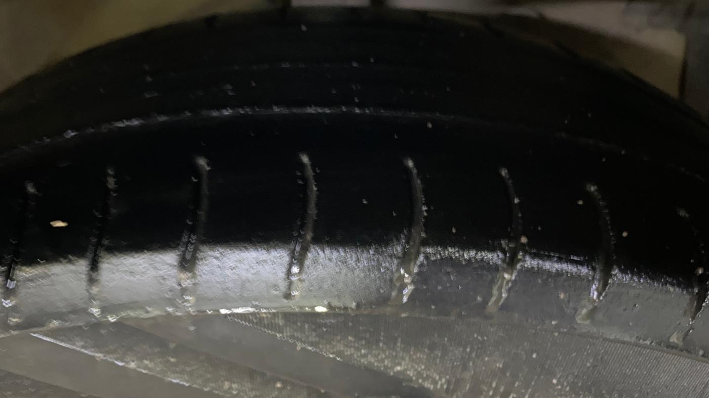 2017 Maruti Swift VXI, Petrol, Manual, 1,15,743 km, Right Front Tyre Tread