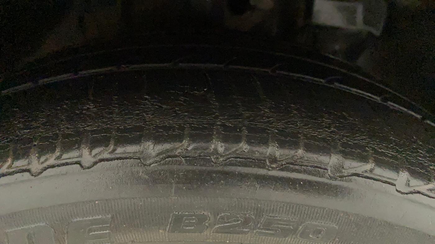 2021 Tata TIGOR XZ PLUS PETROL, Petrol, Manual, 33,813 km, Right Front Tyre Tread