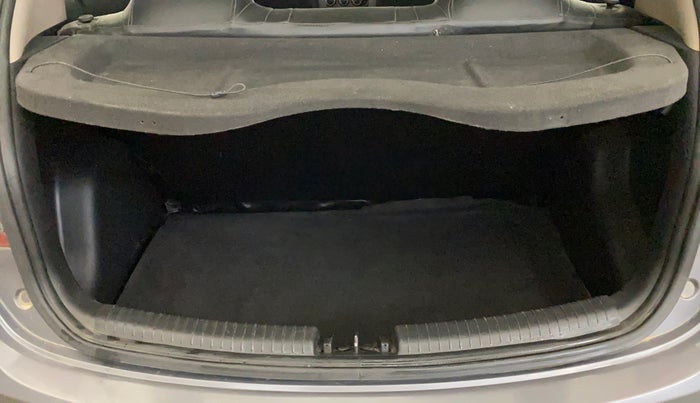 2016 Hyundai Grand i10 MAGNA 1.2 KAPPA VTVT, Petrol, Manual, 78,628 km, Boot Inside