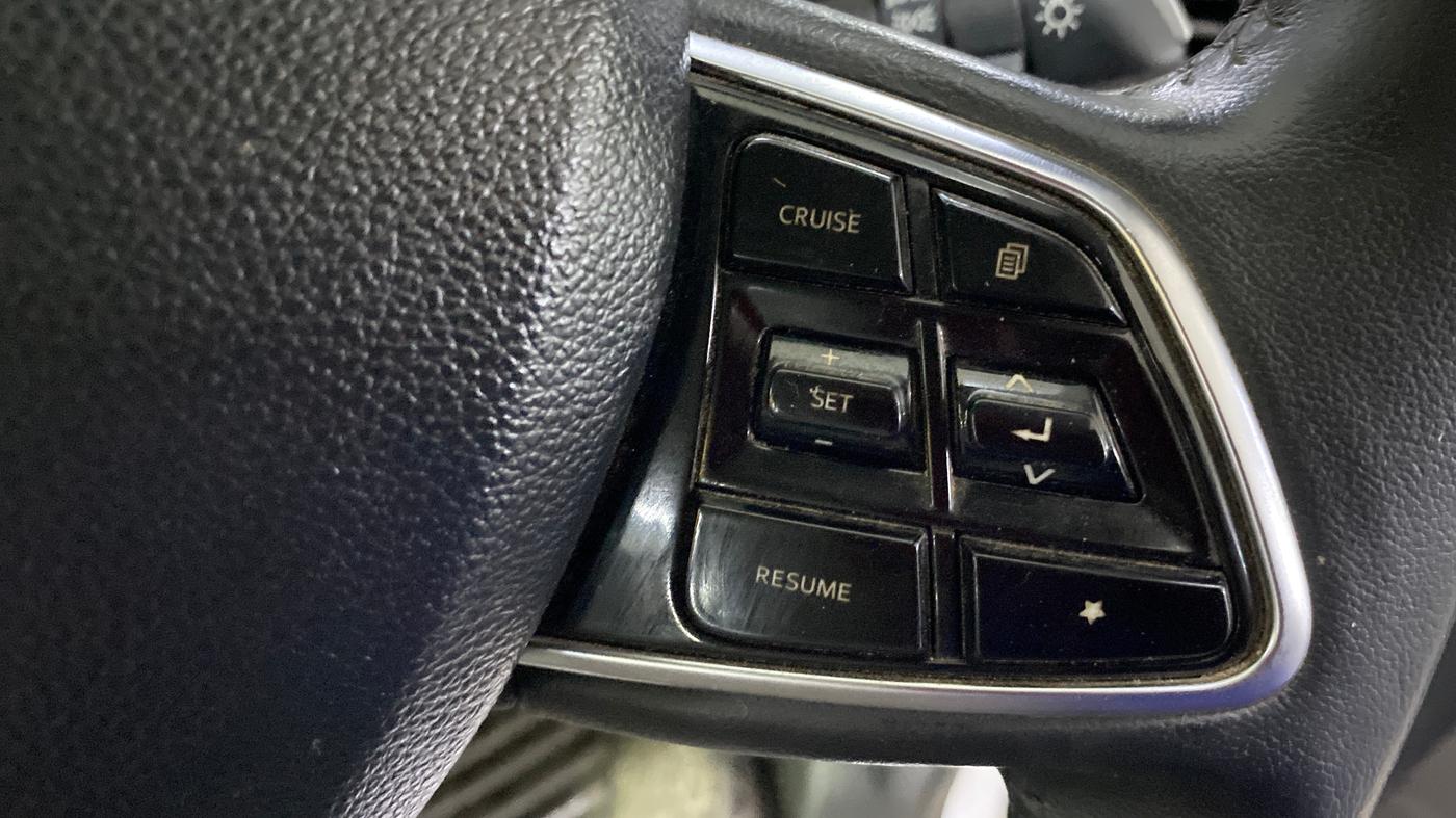 2021 Mahindra XUV700 AX 7 P MT 7 STR, Petrol, Manual, 42,941 km, Adaptive Cruise Control