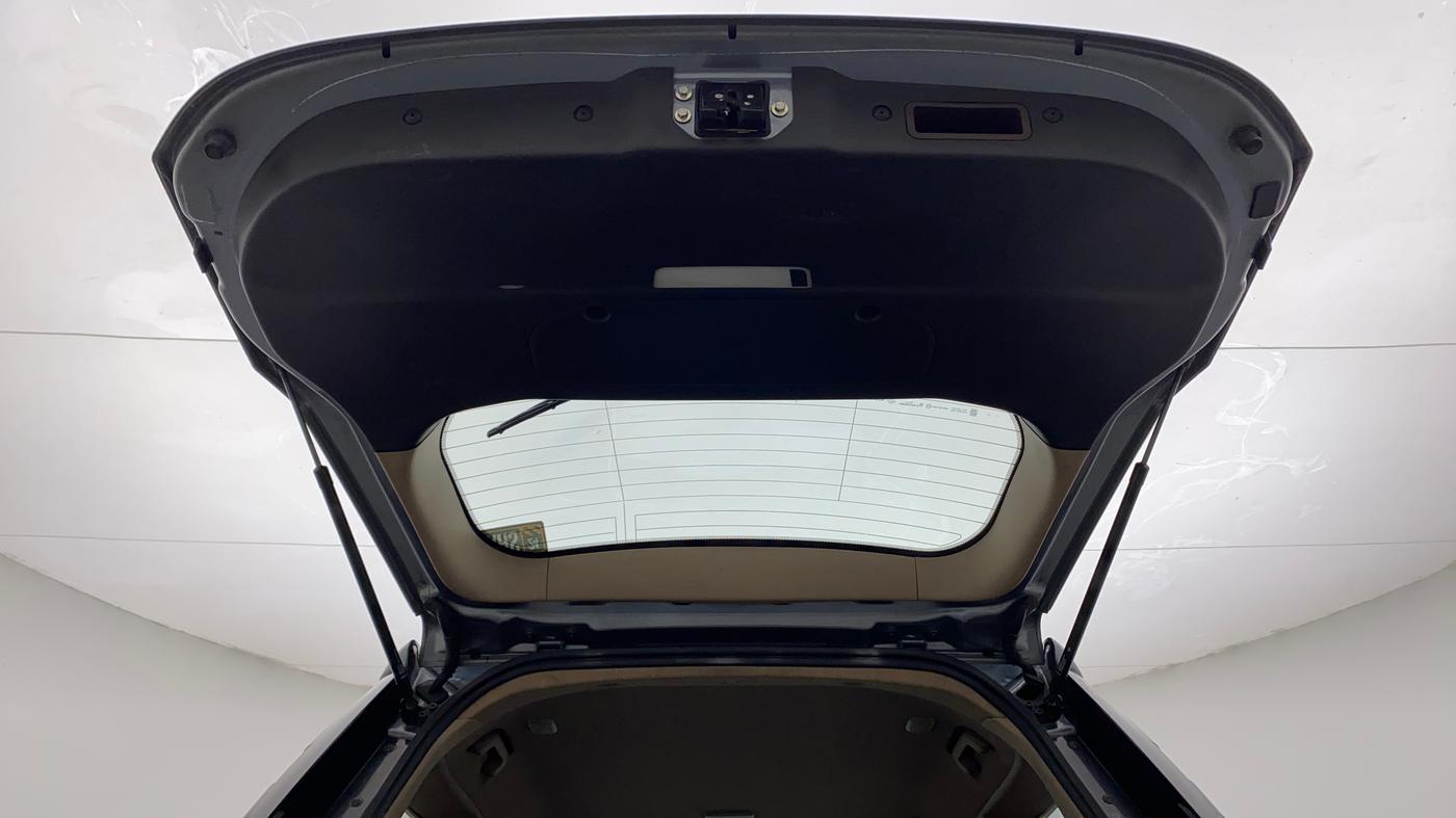 2014 Mahindra XUV500 W8, Diesel, Manual, 63,541 km, Boot Door Open