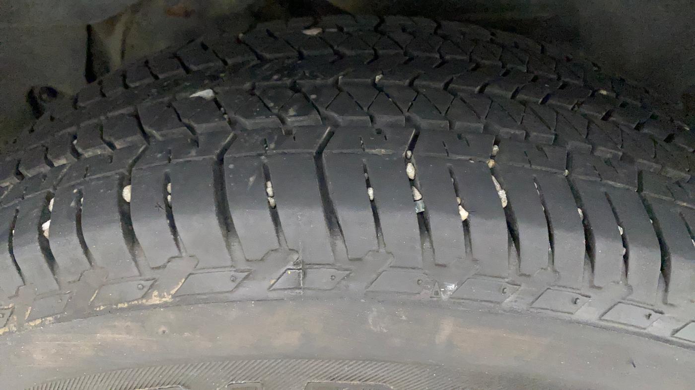 2014 Mahindra XUV500 W8, Diesel, Manual, 63,541 km, Right Rear Tyre Tread