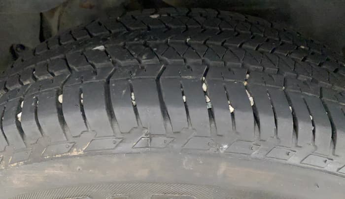 2014 Mahindra XUV500 W8, Diesel, Manual, 63,541 km, Right Rear Tyre Tread