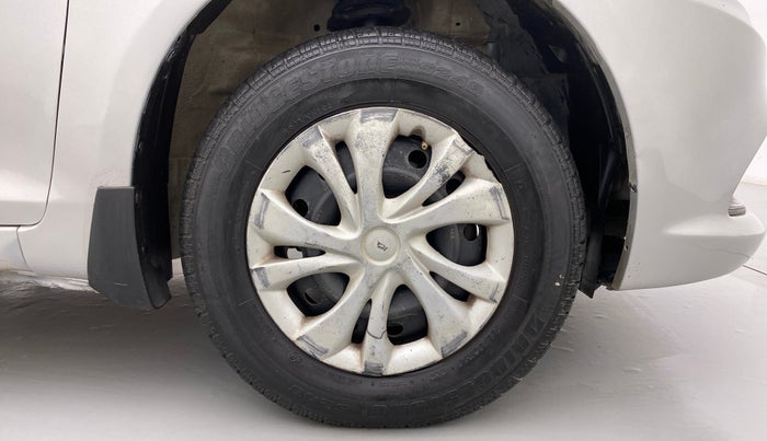 2016 Maruti Swift Dzire VXI, Petrol, Manual, 94,426 km, Right Front Wheel