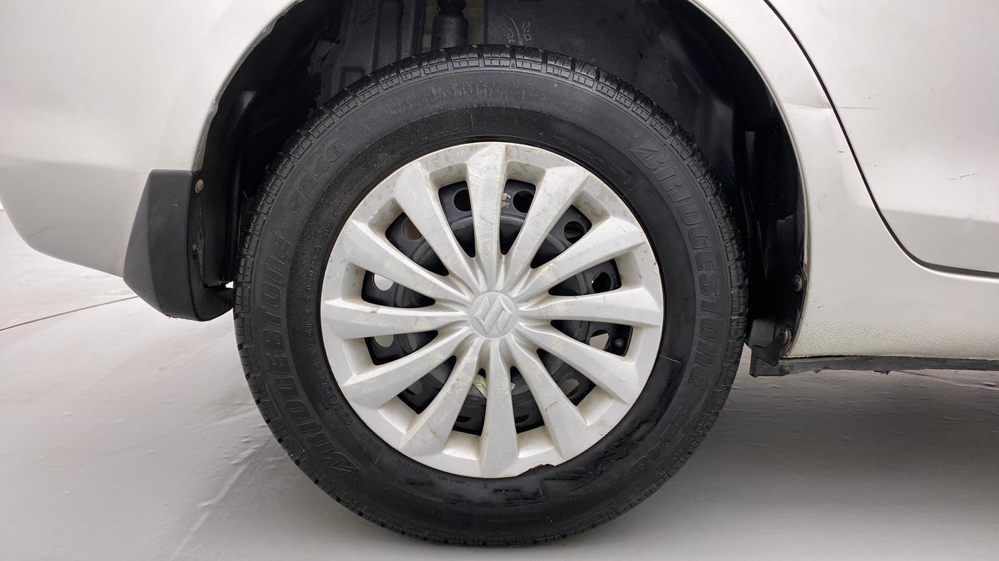 2016 Maruti Swift Dzire VXI, Petrol, Manual, 94,426 km, Right Rear Wheel