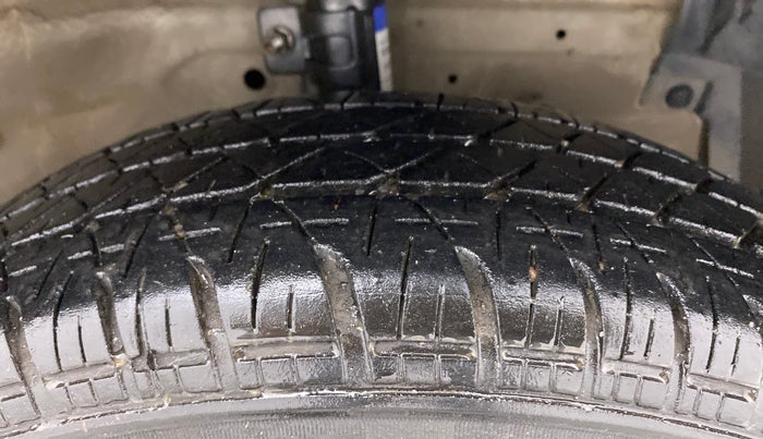2016 Maruti Swift Dzire VXI, Petrol, Manual, 94,426 km, Right Front Tyre Tread