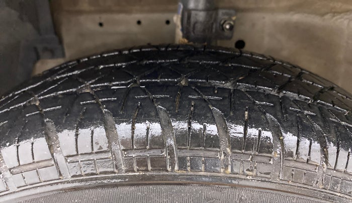 2016 Maruti Swift Dzire VXI, Petrol, Manual, 94,426 km, Left Front Tyre Tread