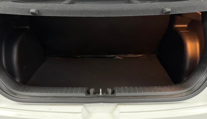 2019 Hyundai VENUE SX 1.0 TURBO, Petrol, Manual, 26,899 km, Boot Inside