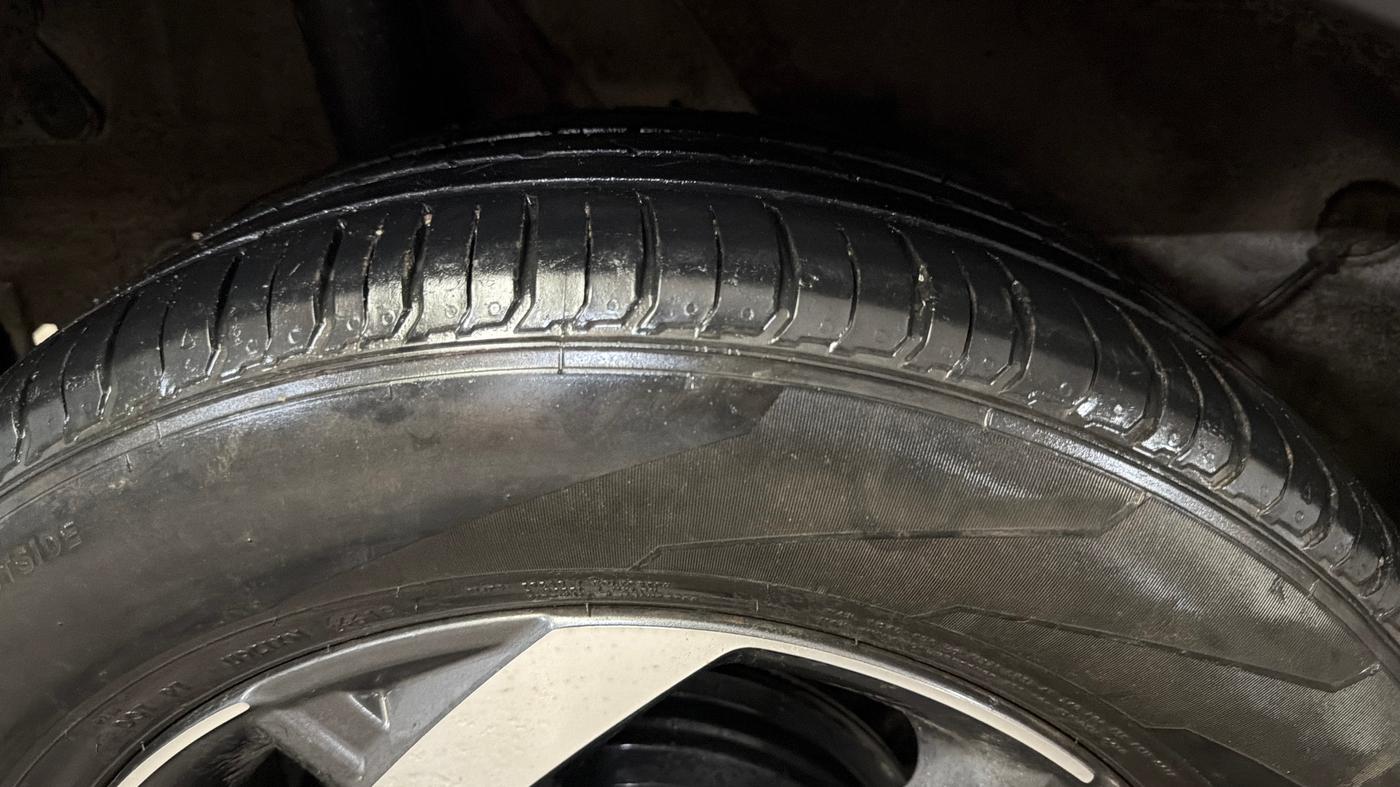 2019 Hyundai VENUE SX 1.0 TURBO, Petrol, Manual, 26,899 km, Right Rear Tyre Tread
