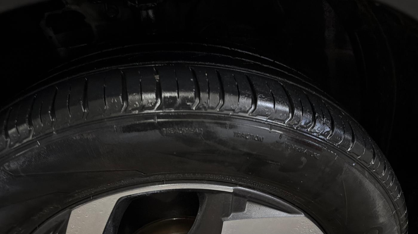 2019 Hyundai VENUE SX 1.0 TURBO, Petrol, Manual, 26,899 km, Left Front Tyre Tread