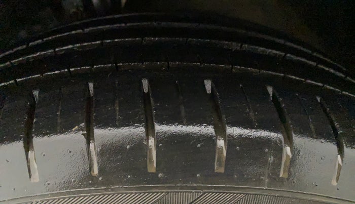 2018 Maruti Baleno ZETA CVT PETROL 1.2, Petrol, Automatic, 25,238 km, Right Front Tyre Tread