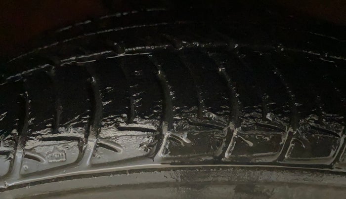 2014 Maruti Celerio ZXI, Petrol, Manual, 38,208 km, Right Front Tyre Tread