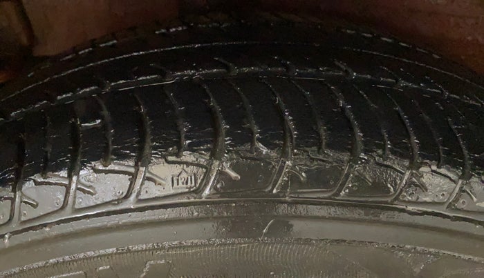 2014 Maruti Celerio ZXI, Petrol, Manual, 38,208 km, Right Rear Tyre Tread