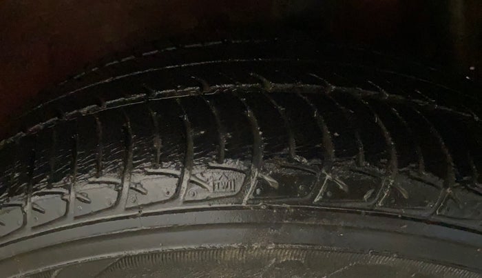 2014 Maruti Celerio ZXI, Petrol, Manual, 38,208 km, Left Rear Tyre Tread