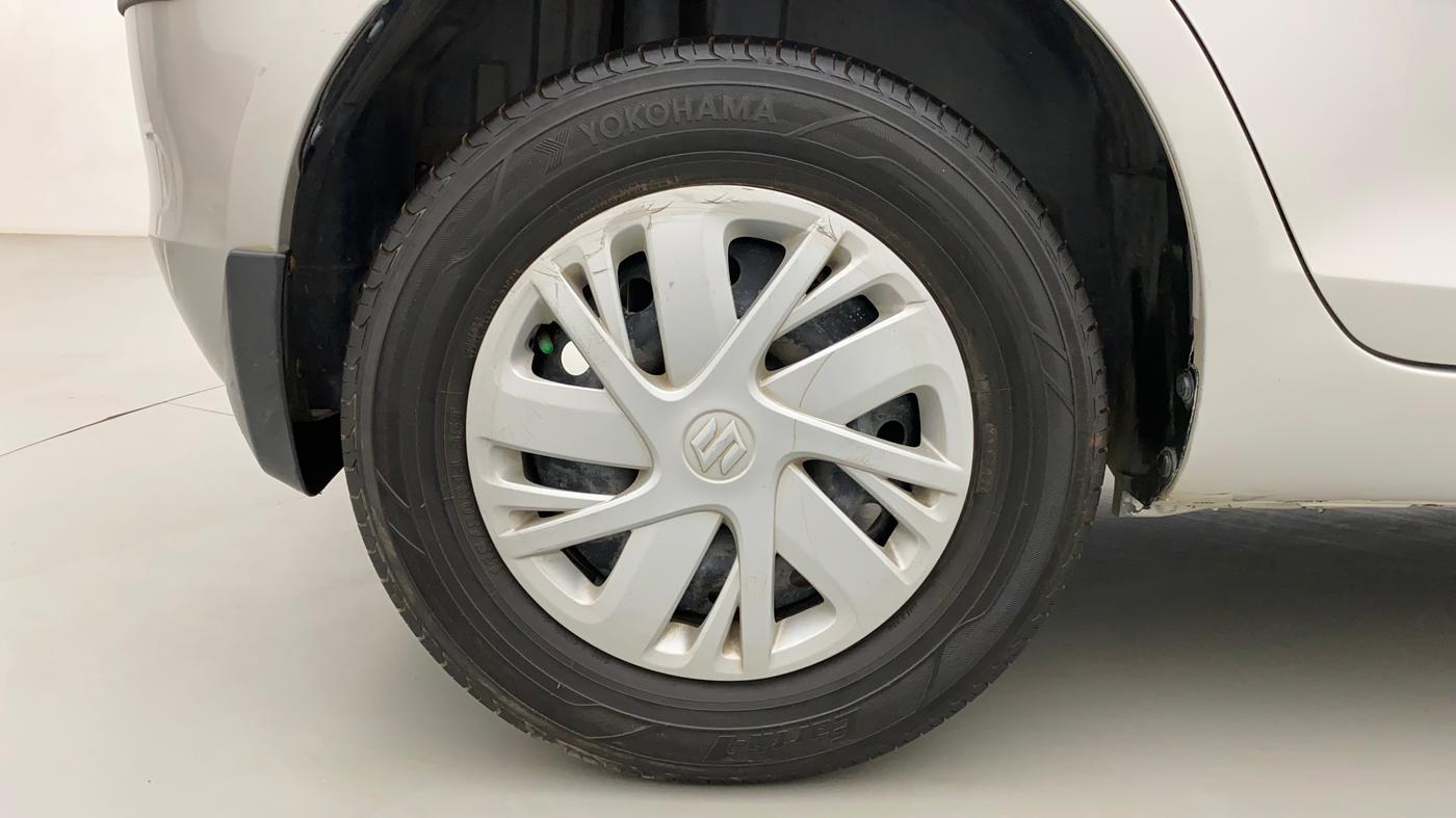 2015 Maruti Swift VXI, Petrol, Manual, 68,845 km, Right Rear Wheel