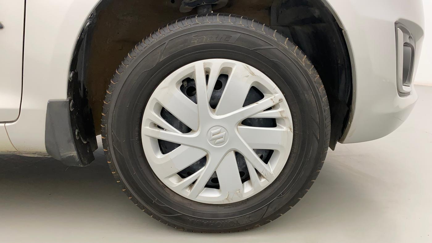 2015 Maruti Swift VXI, Petrol, Manual, 68,845 km, Right Front Wheel