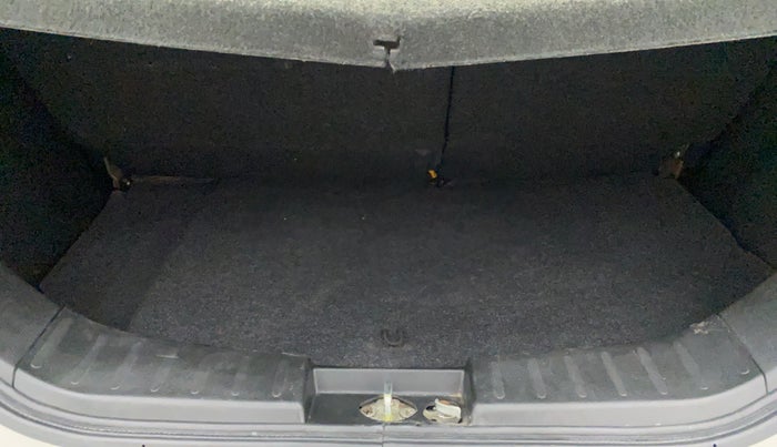 2014 Maruti Wagon R 1.0 LXI, Petrol, Manual, 39,817 km, Boot Inside
