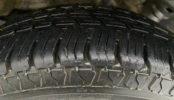 2014 Maruti Wagon R 1.0 LXI, Petrol, Manual, 39,817 km, Right Rear Tyre Tread