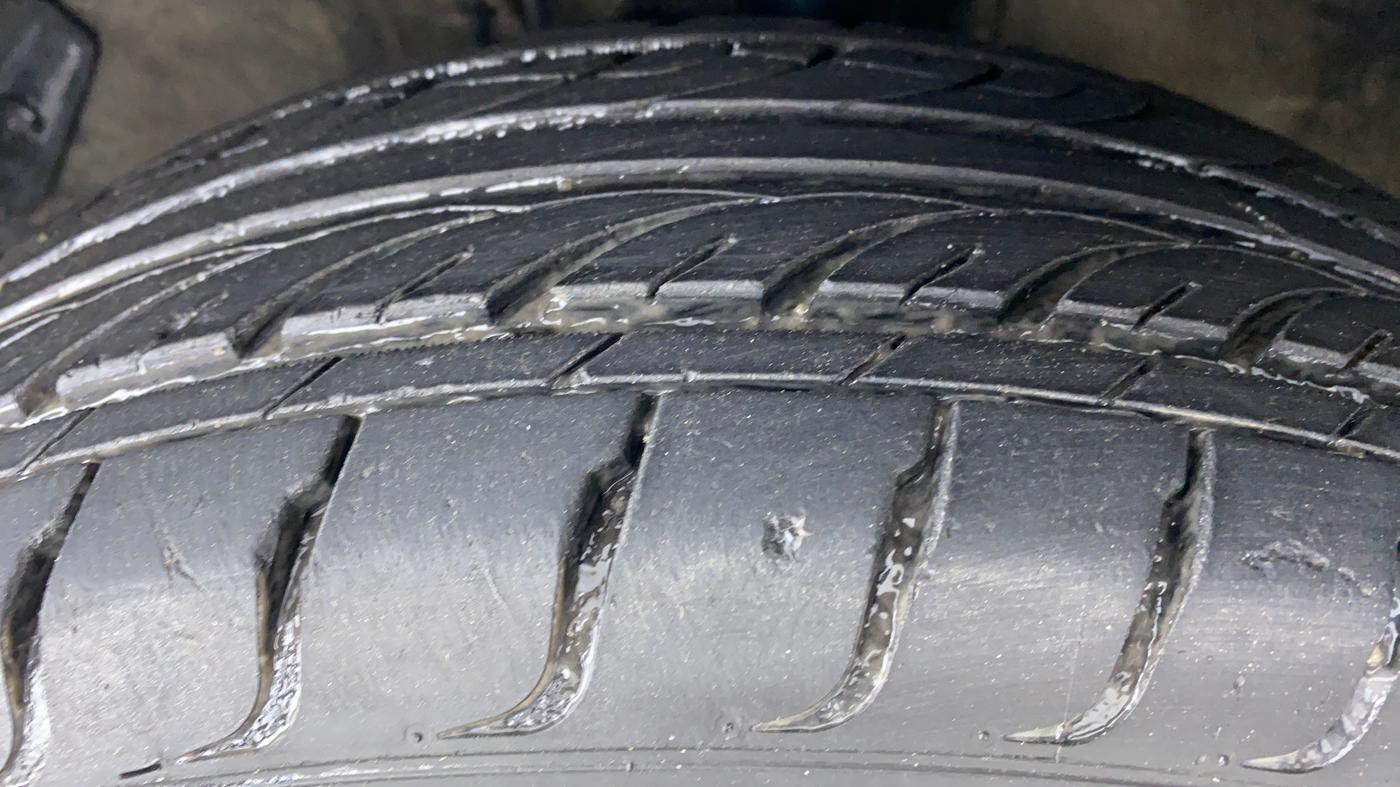 2009 Hyundai i20 ASTA 1.2, Petrol, Manual, 43,707 km, Left Front Tyre Tread
