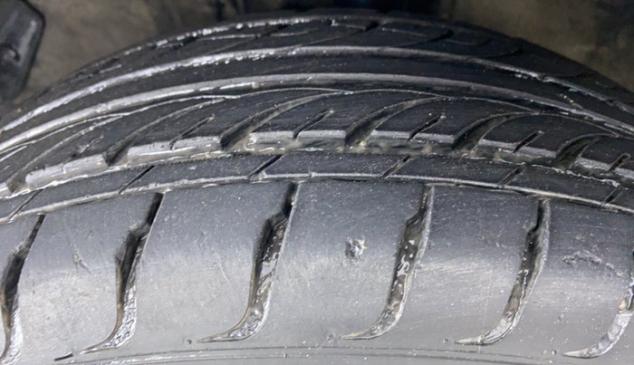 2009 Hyundai i20 ASTA 1.2, Petrol, Manual, 43,707 km, Left Front Tyre Tread