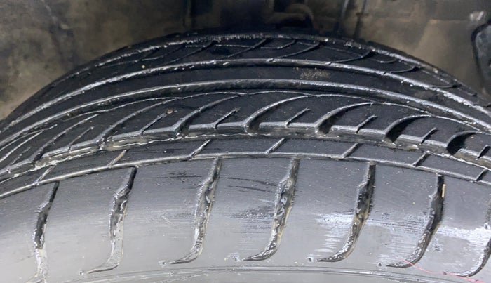 2009 Hyundai i20 ASTA 1.2, Petrol, Manual, 43,707 km, Right Front Tyre Tread