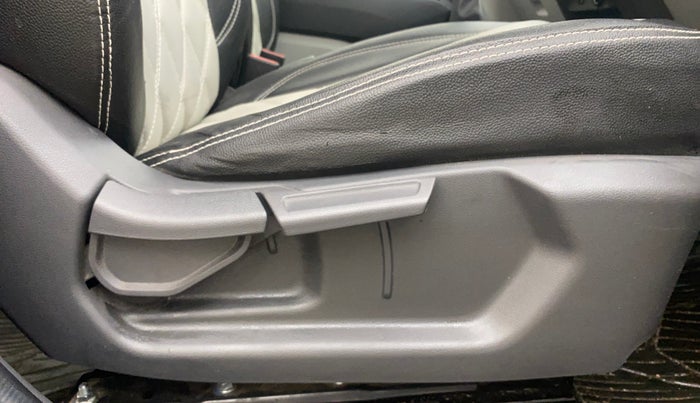 2021 Hyundai GRAND I10 NIOS MAGNA 1.2 KAPPA VTVT, Petrol, Manual, 29,172 km, Driver Side Adjustment Panel