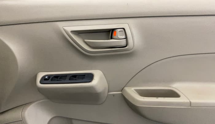 2014 Maruti Swift Dzire LXI, CNG, Manual, 65,122 km, Driver Side Door Panels Control